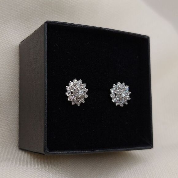 925 Sterling Silver Sparkling Flower Stud Earrings - Picture 9 of 13
